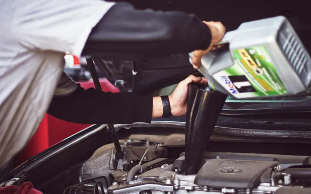 Vidange réalisée dans un garage automobile